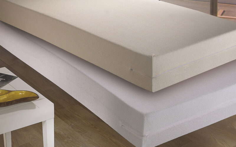 Funda protectora de colchón rizo adaptable. 1006